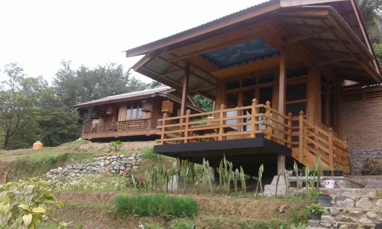 Maninjau Bagoes View Cottages מראה חיצוני תמונה